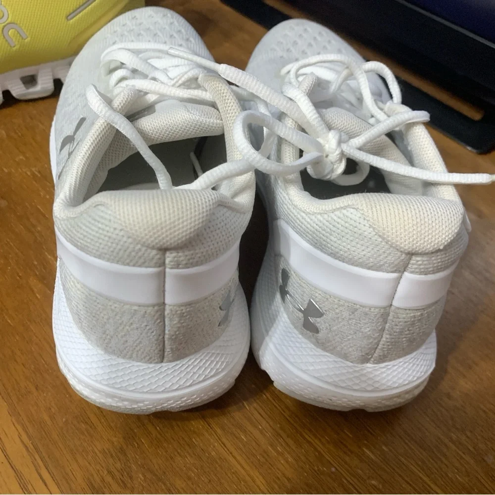 Under Armour Light Gray Running Shoes - Picture 5 of 6